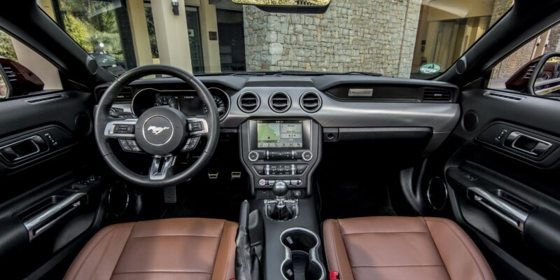 2023-ford-mustang-interior